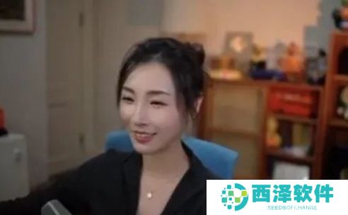 女流受邀回清华母校演讲，现场讲述毕业转型史，称选对职业非常重要