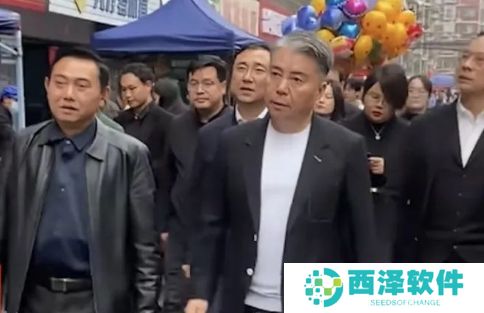 理发师晓华热度再涨！中国美发协会会长亲自打卡，现场做造型声援晓华